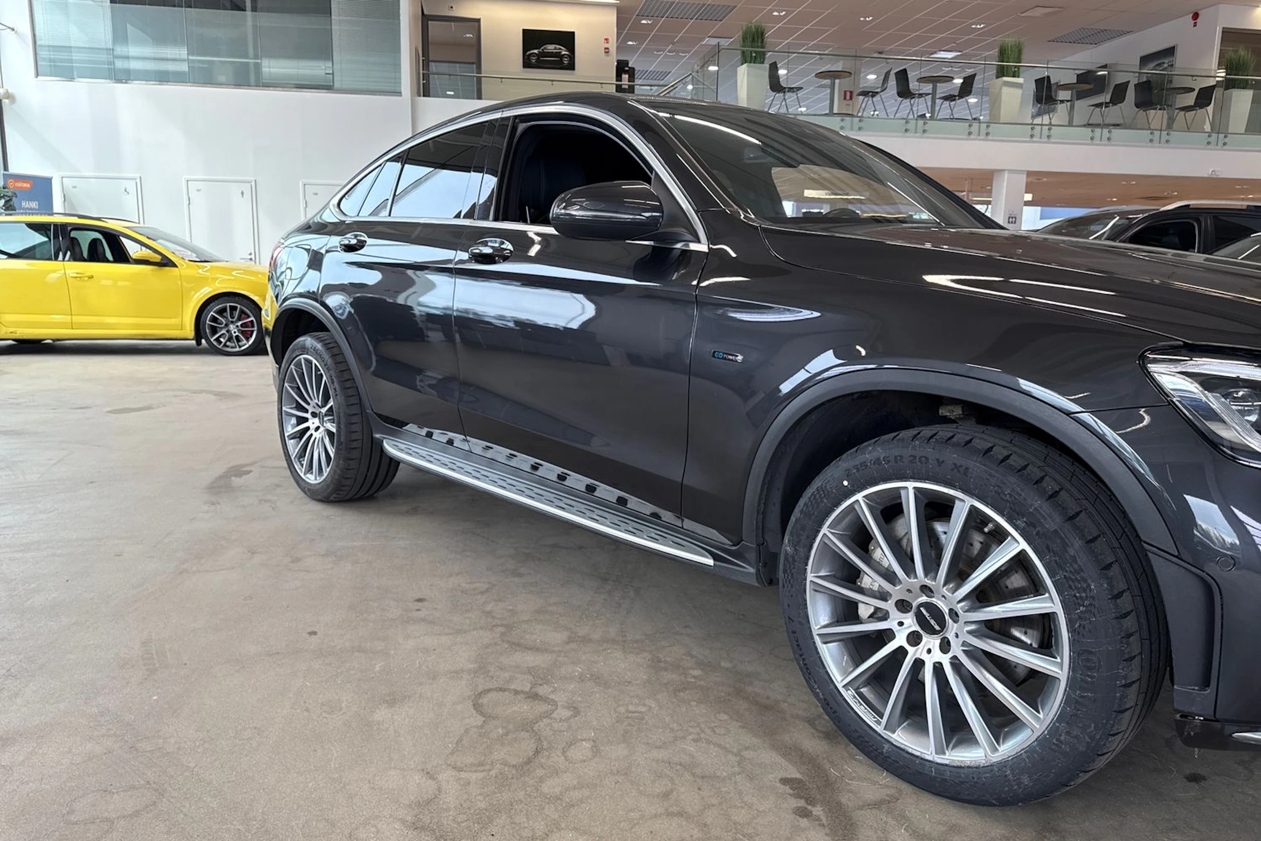 harmaa Mercedes-Benz GLC 2021 kuva 42.