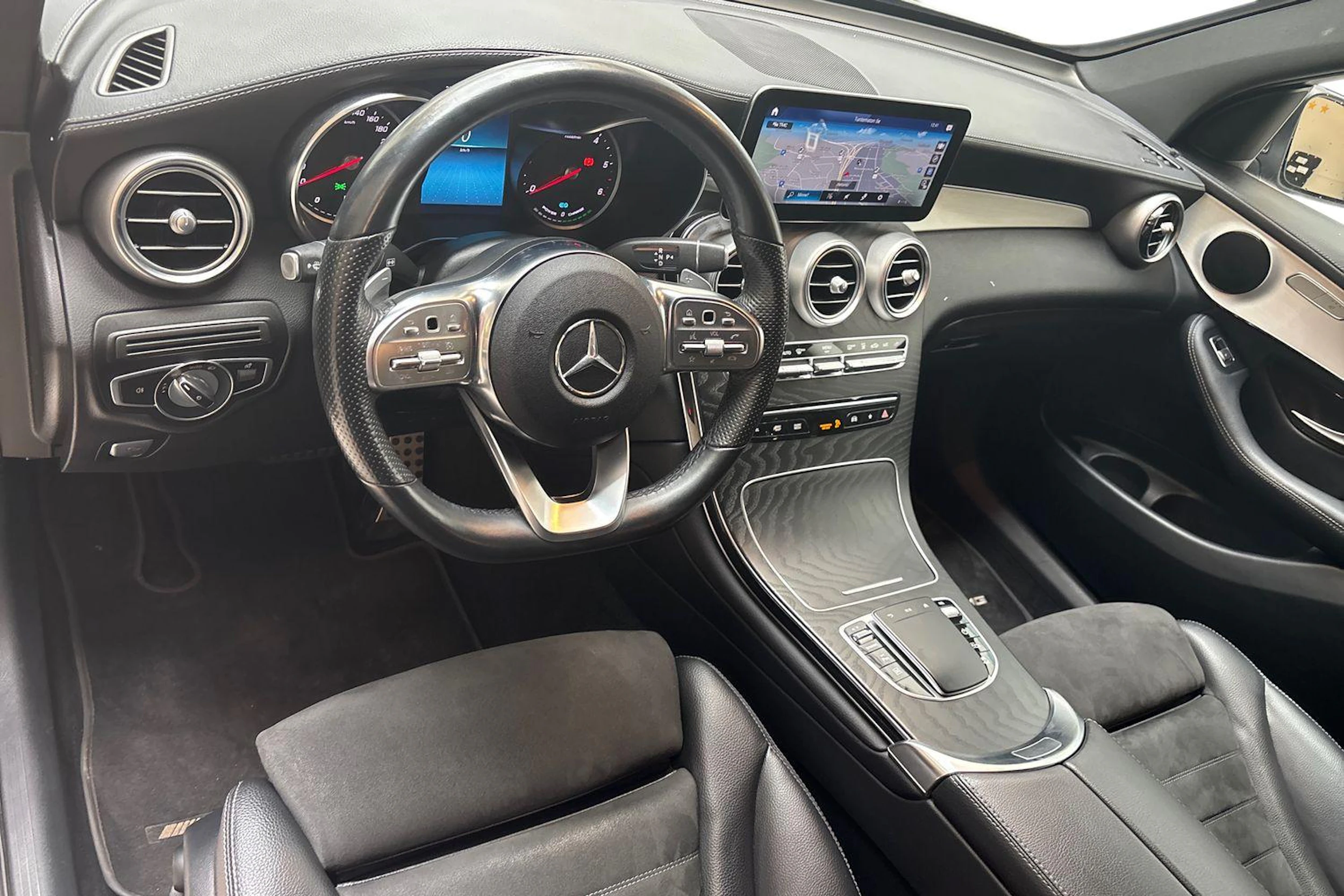 harmaa Mercedes-Benz GLC 2021 kuva 6.