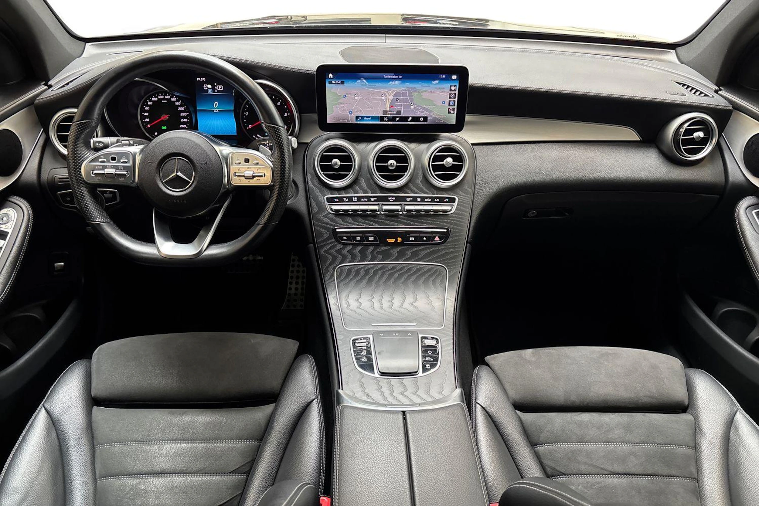 harmaa Mercedes-Benz GLC 2021 kuva 7.