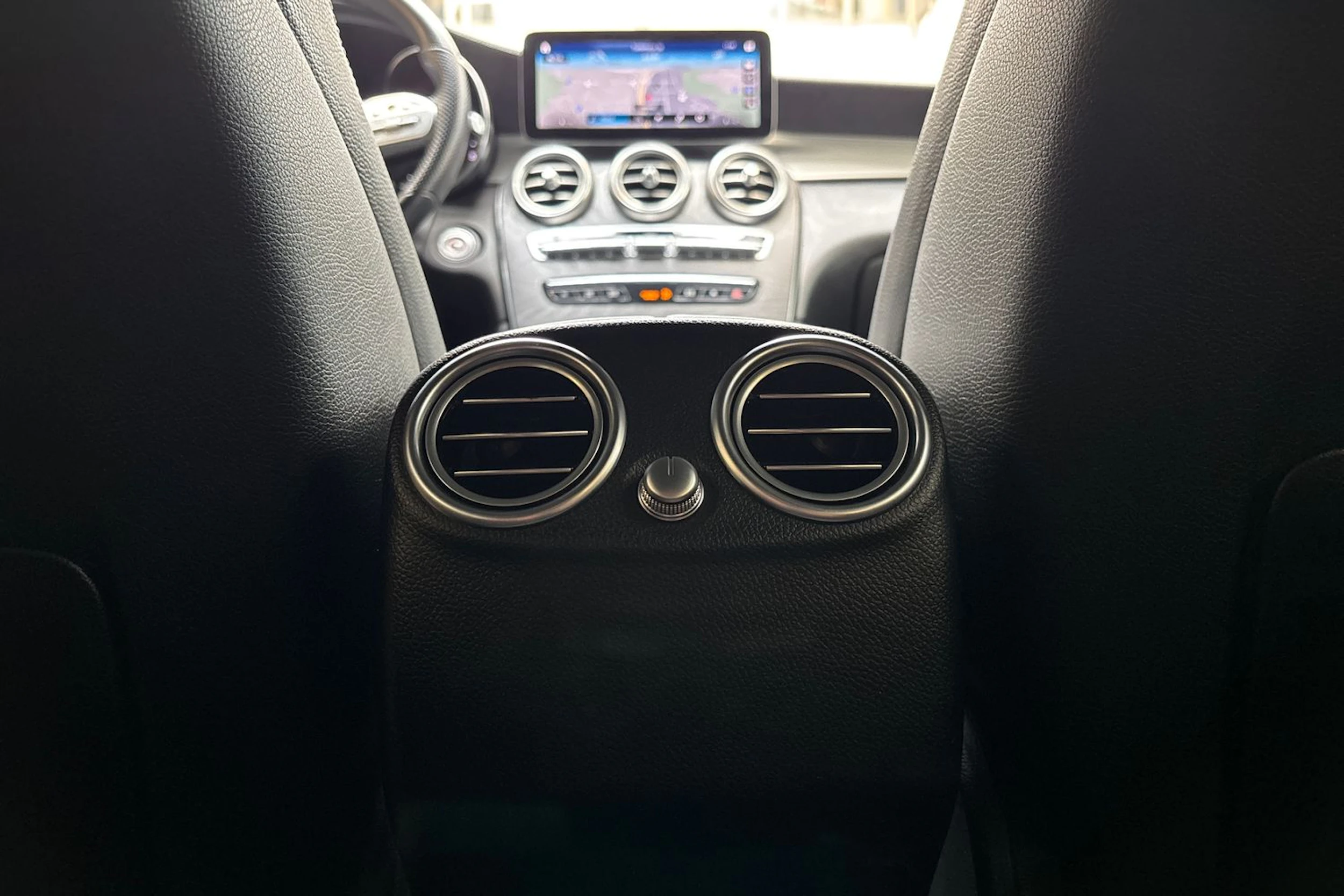 harmaa Mercedes-Benz GLC 2021 kuva 16.