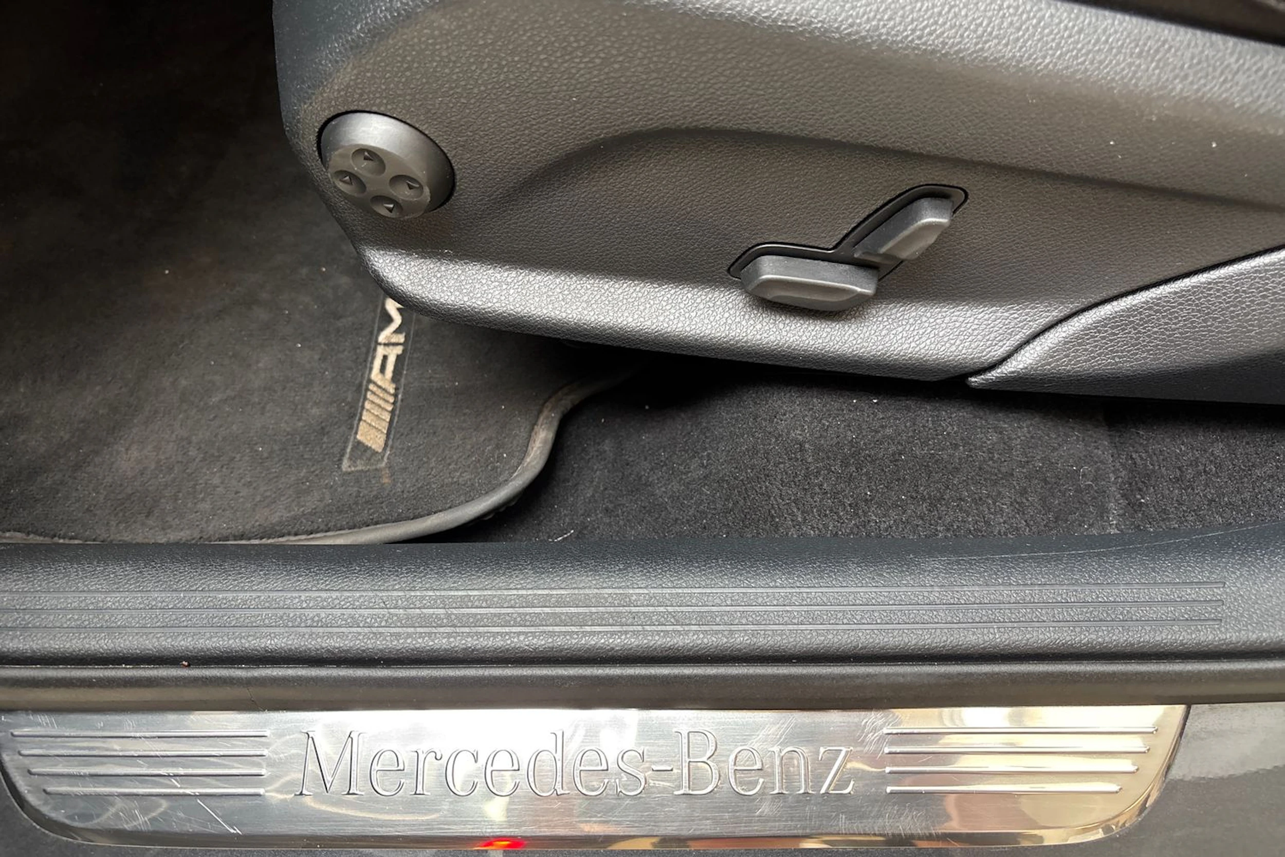 harmaa Mercedes-Benz GLC 2021 kuva 17.