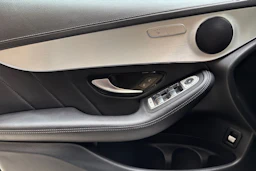 harmaa Mercedes-Benz GLC 2021 kuva 18.