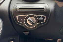 harmaa Mercedes-Benz GLC 2021 kuva 19.