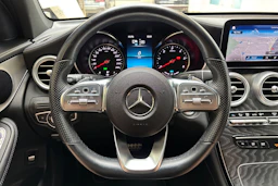 harmaa Mercedes-Benz GLC 2021 kuva 20.