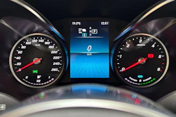 harmaa Mercedes-Benz GLC 2021 kuva 21.