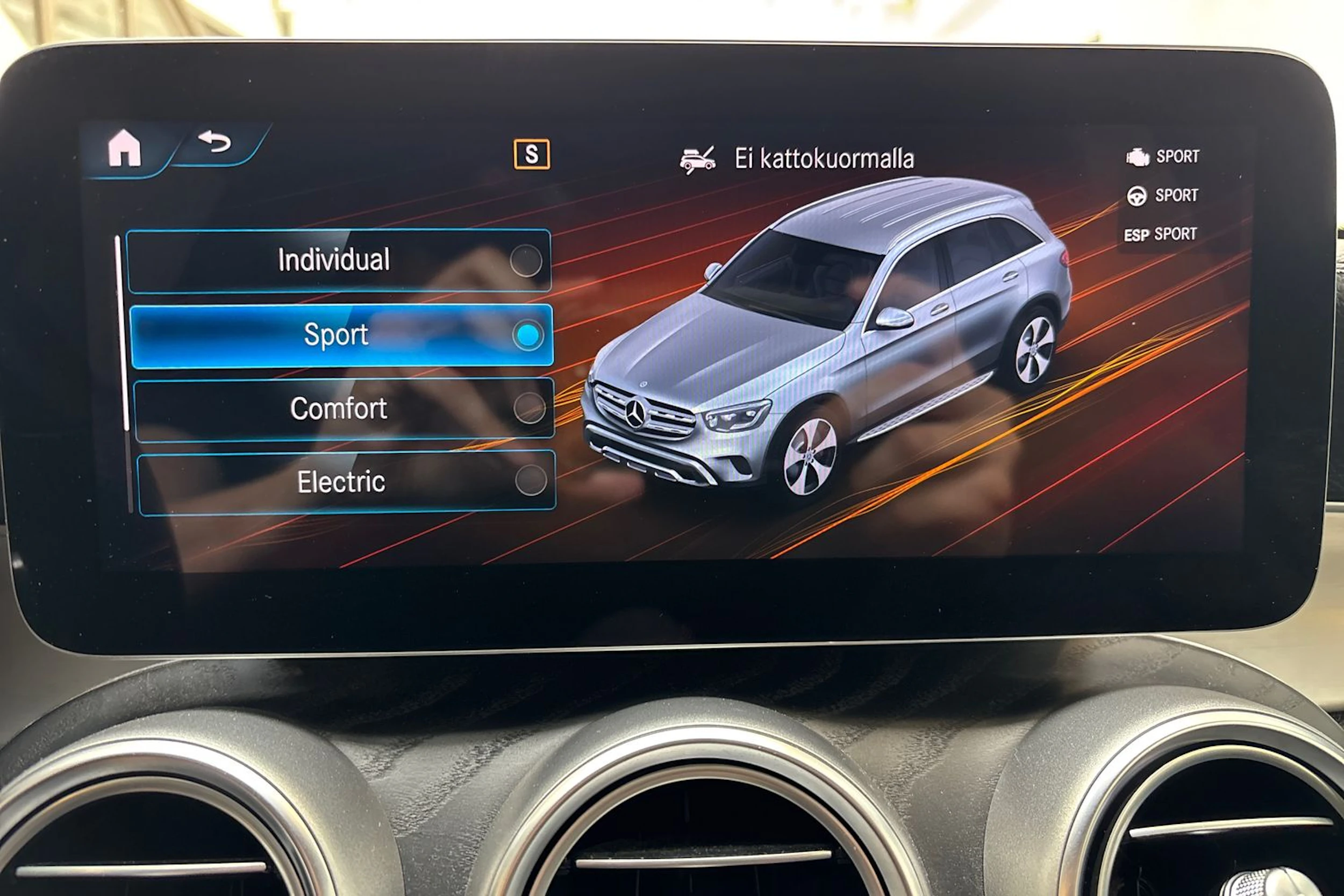 harmaa Mercedes-Benz GLC 2021 kuva 24.