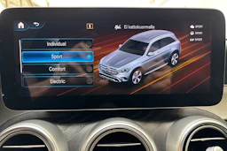 harmaa Mercedes-Benz GLC 2021 kuva 24.