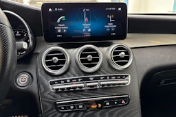 harmaa Mercedes-Benz GLC 2021 kuva 25.