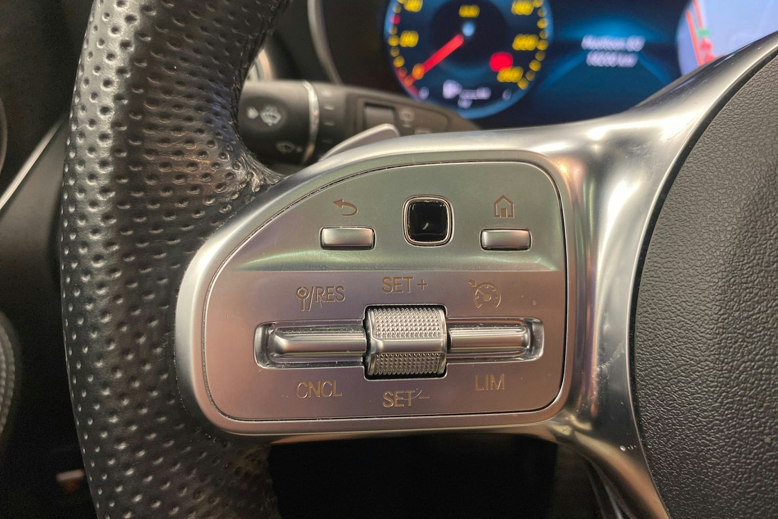 musta Mercedes-Benz GLC 2022 kuva 17.