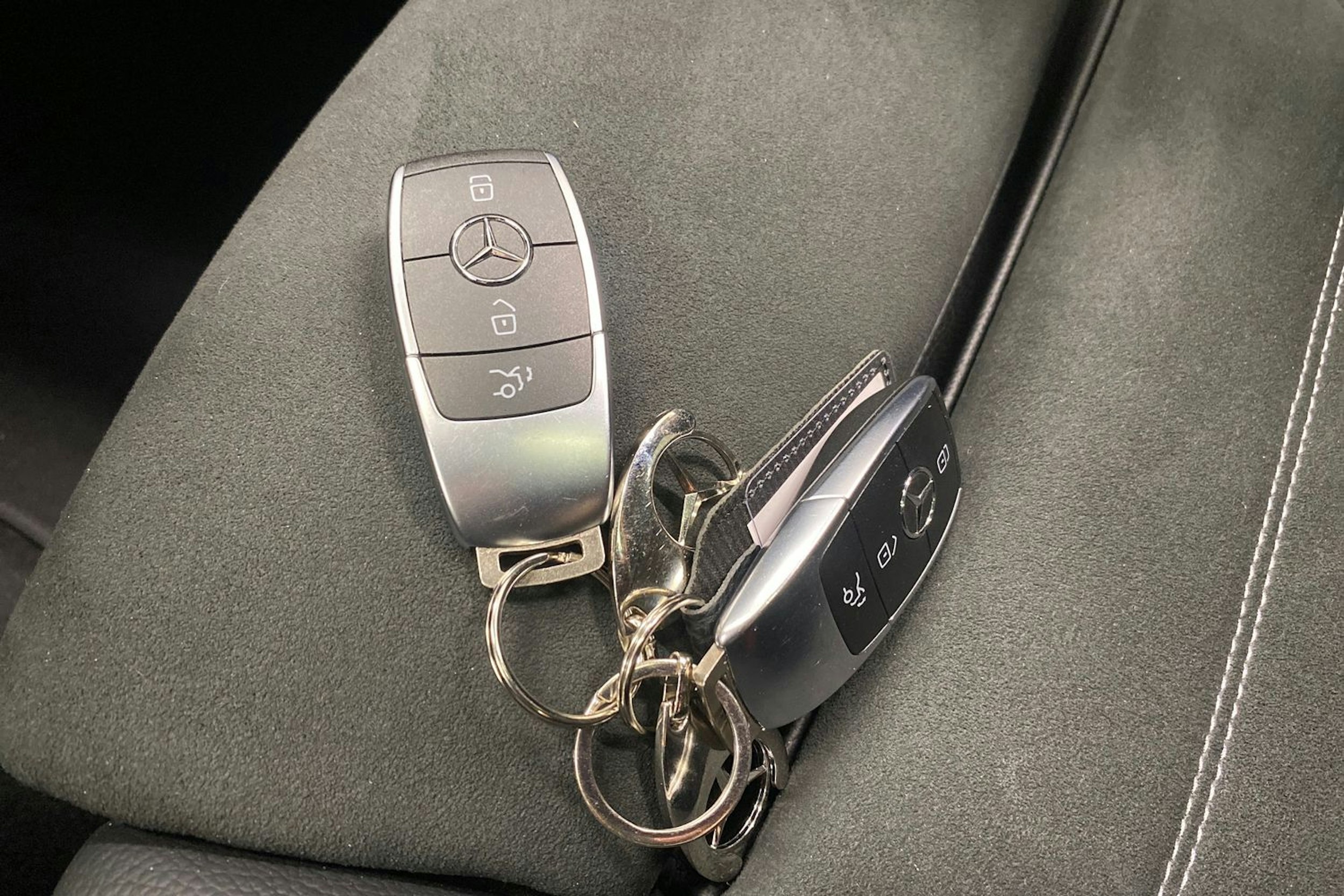 musta Mercedes-Benz GLC 2022 kuva 25.
