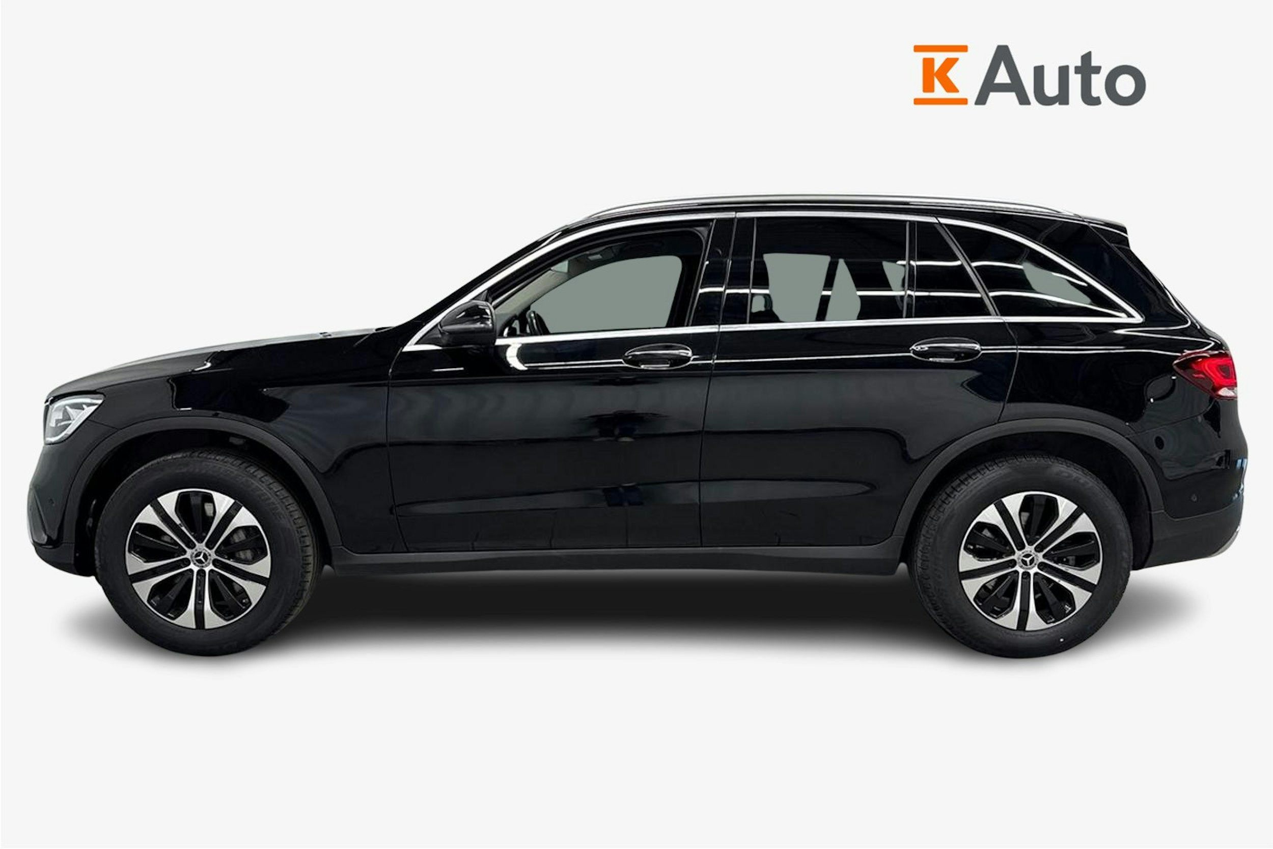 musta Mercedes-Benz GLC 2022 kuva 6.