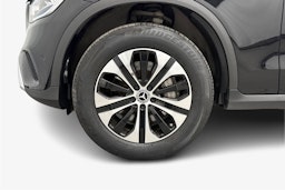 musta Mercedes-Benz GLC 2022 kuva 11.