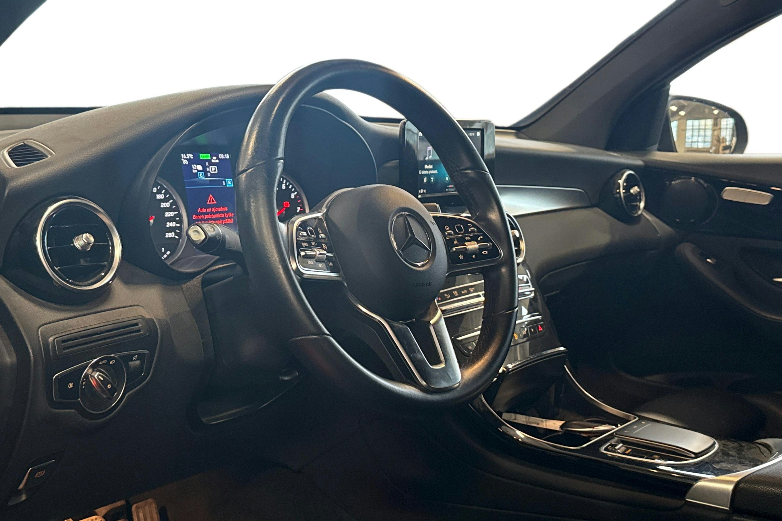 musta Mercedes-Benz GLC 2022 kuva 3.