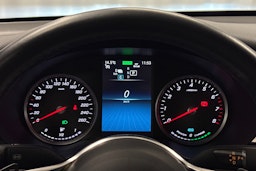 musta Mercedes-Benz GLC 2023 kuva 15.