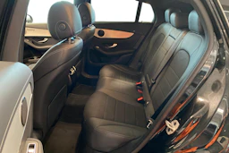musta Mercedes-Benz GLC 2022 kuva 11.