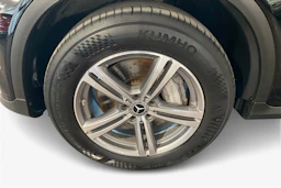 musta Mercedes-Benz GLC 2022 kuva 12.