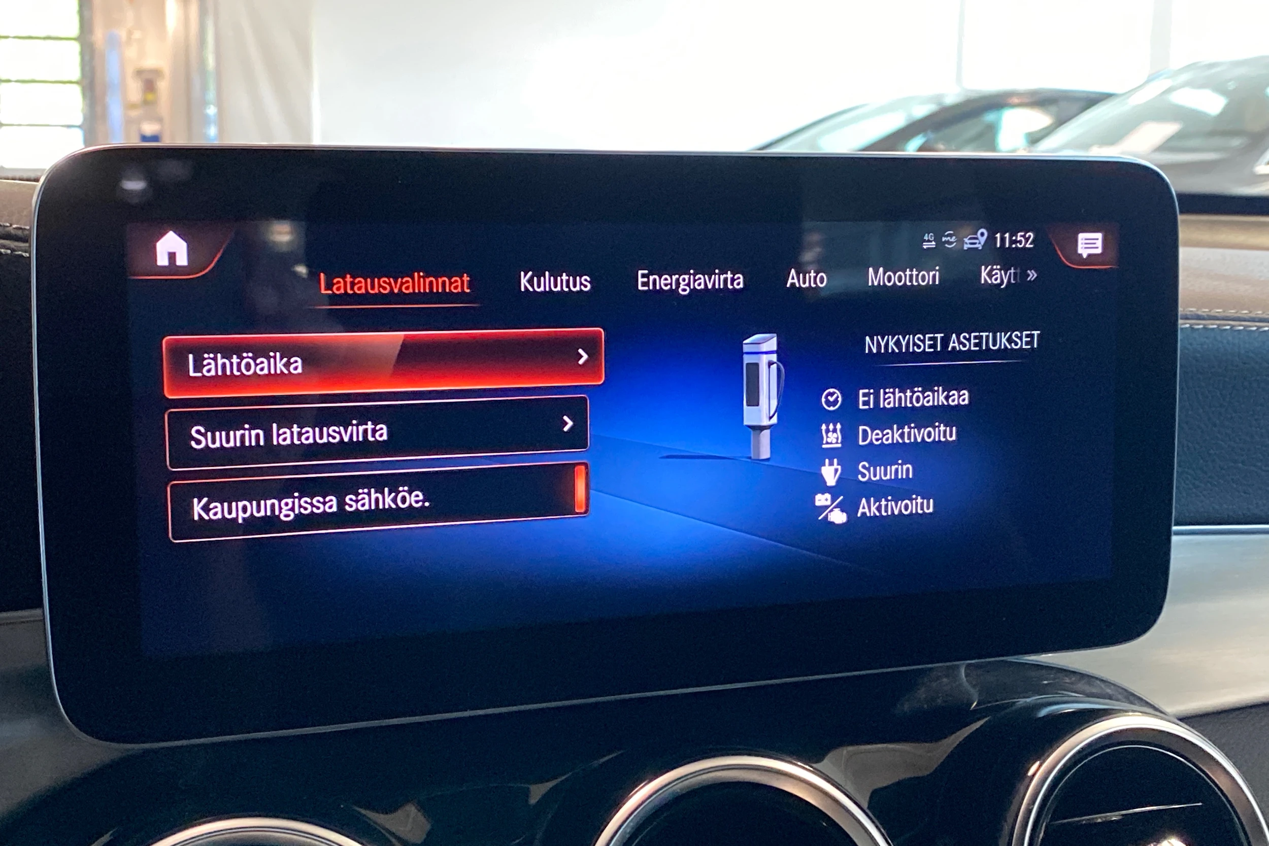 musta Mercedes-Benz GLC 2022 kuva 25.