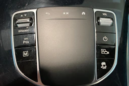 musta Mercedes-Benz GLC 2022 kuva 27.