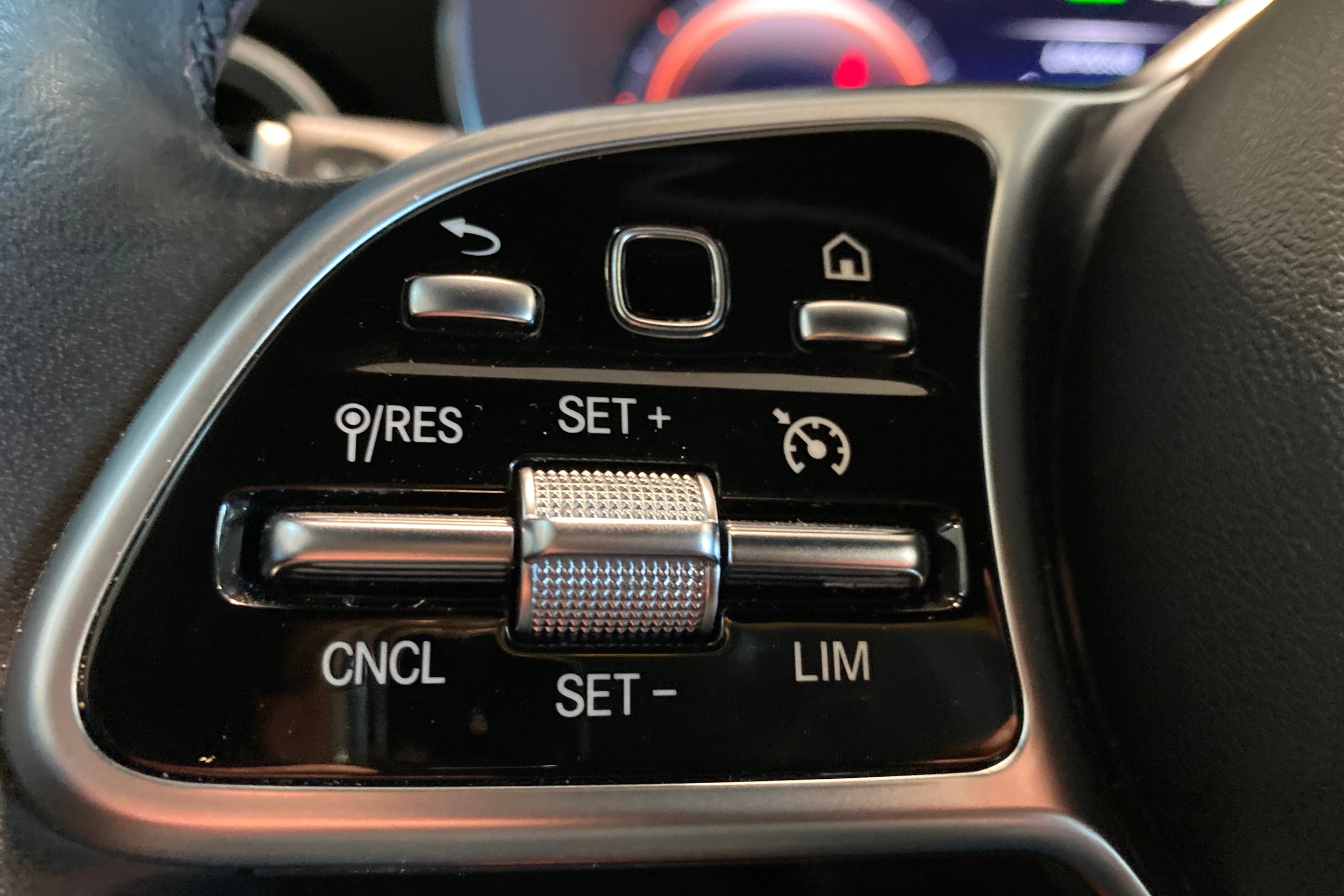 musta Mercedes-Benz GLC 2022 kuva 29.