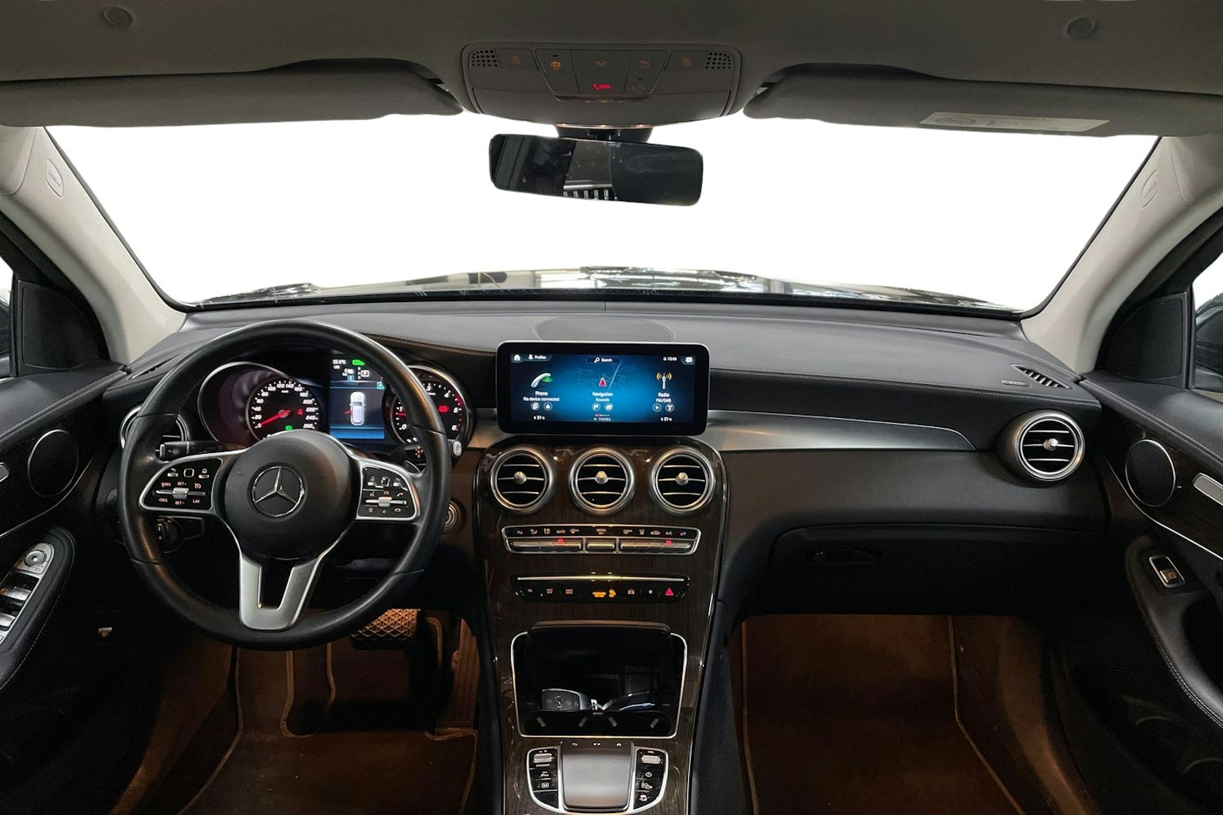 harmaa Mercedes-Benz GLC 2022 kuva 9.