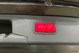 harmaa Mercedes-Benz GLC 2022 kuva 14.