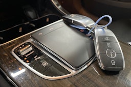 harmaa Mercedes-Benz GLC 2022 kuva 17.