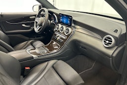 musta Mercedes-Benz GLC 2022 kuva 14.