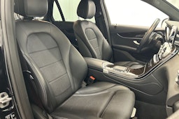 musta Mercedes-Benz GLC 2022 kuva 15.