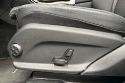 musta Mercedes-Benz GLC 2022 kuva 16.