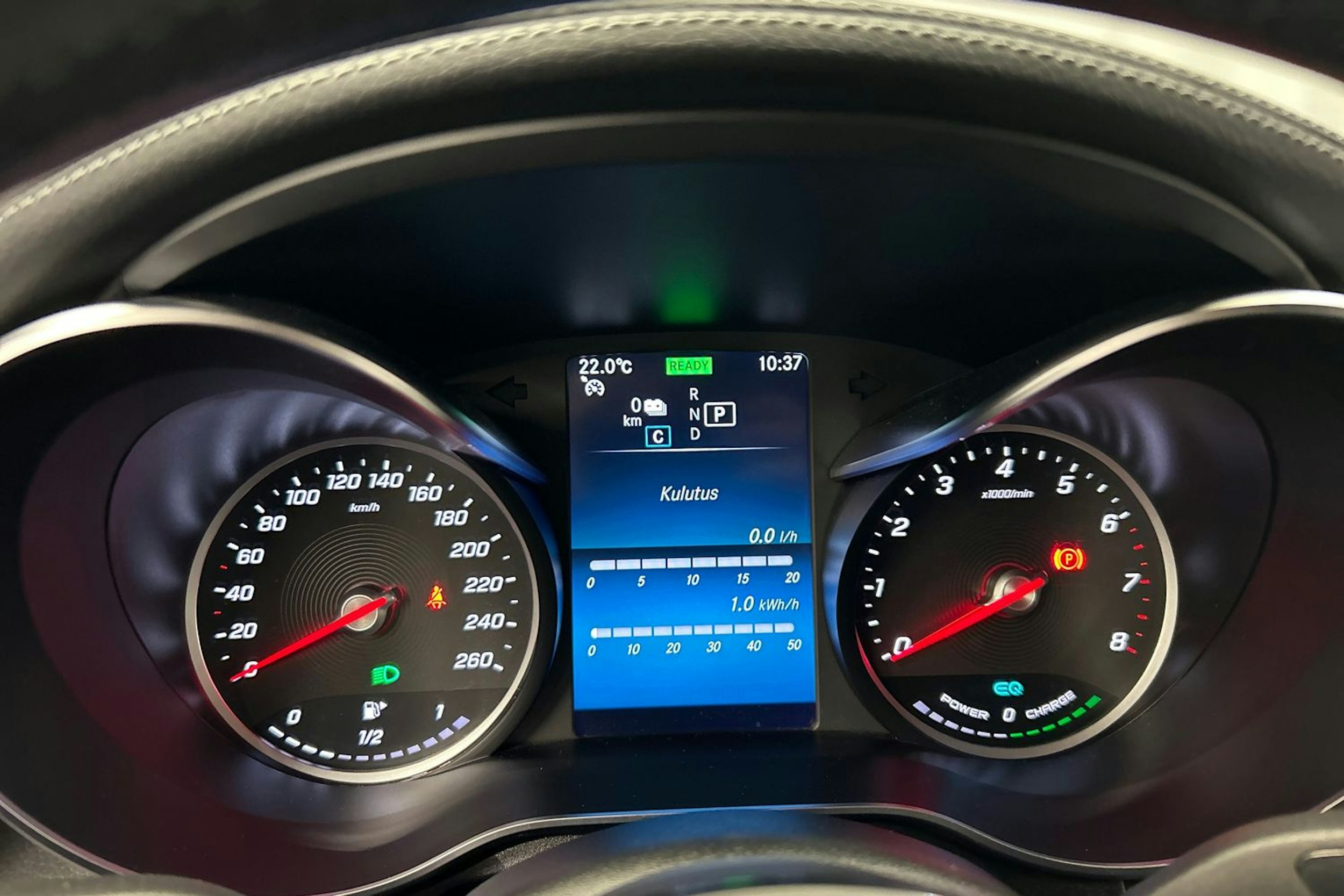 musta Mercedes-Benz GLC 2022 kuva 17.