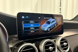 musta Mercedes-Benz GLC 2022 kuva 26.