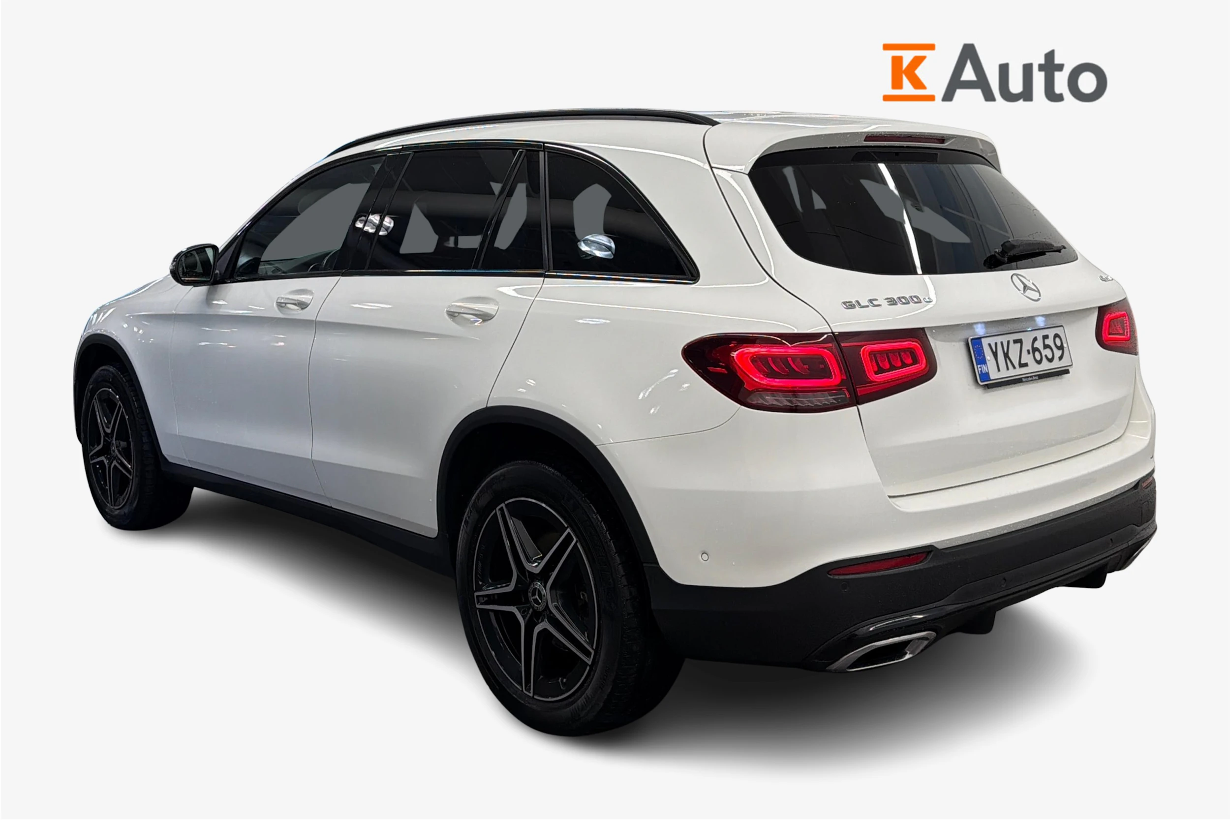 valkoinen Mercedes-Benz GLC 2022 kuva 2.