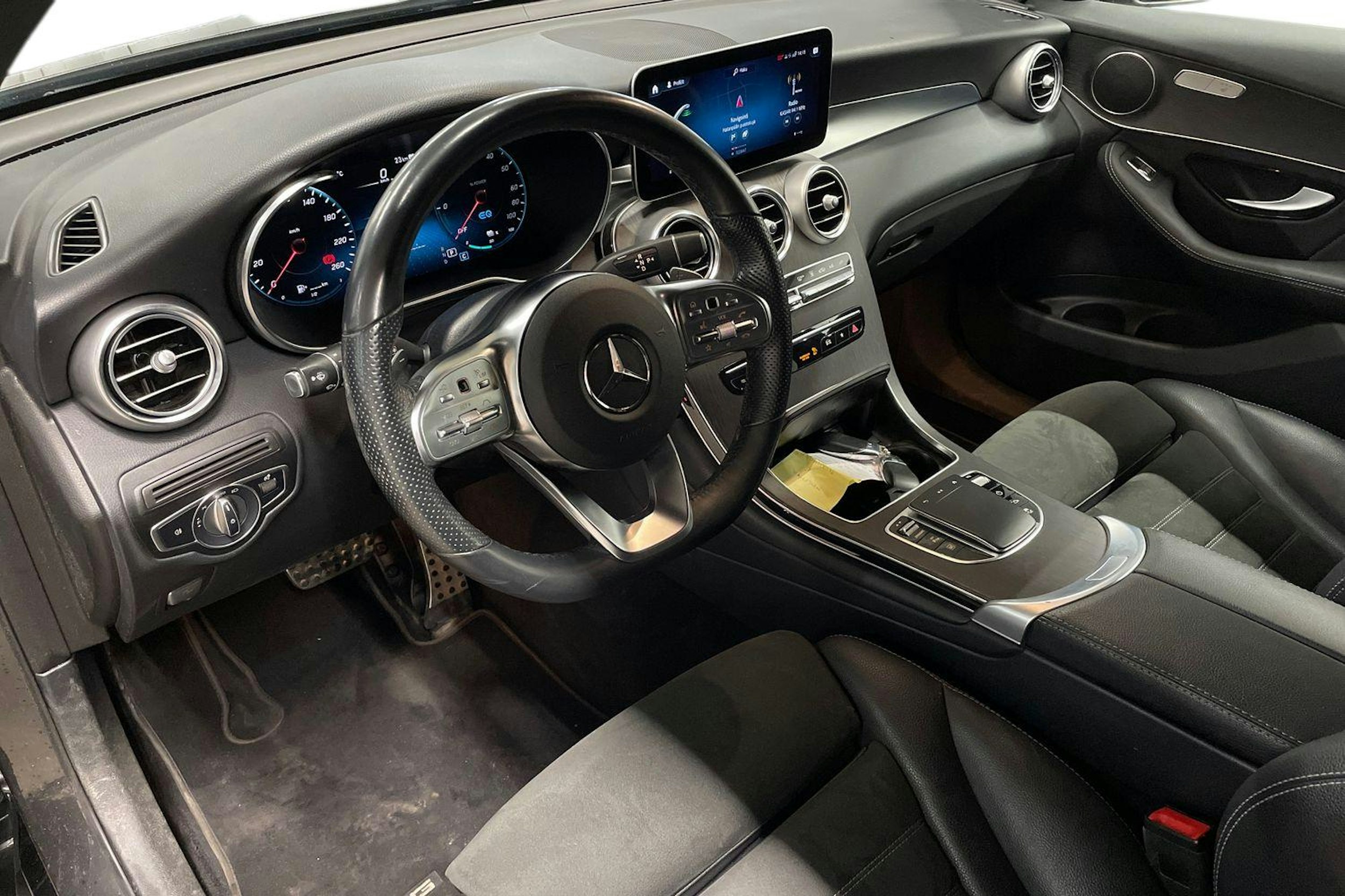 Harmaa Mercedes-Benz GLC 2022 kuva 7.