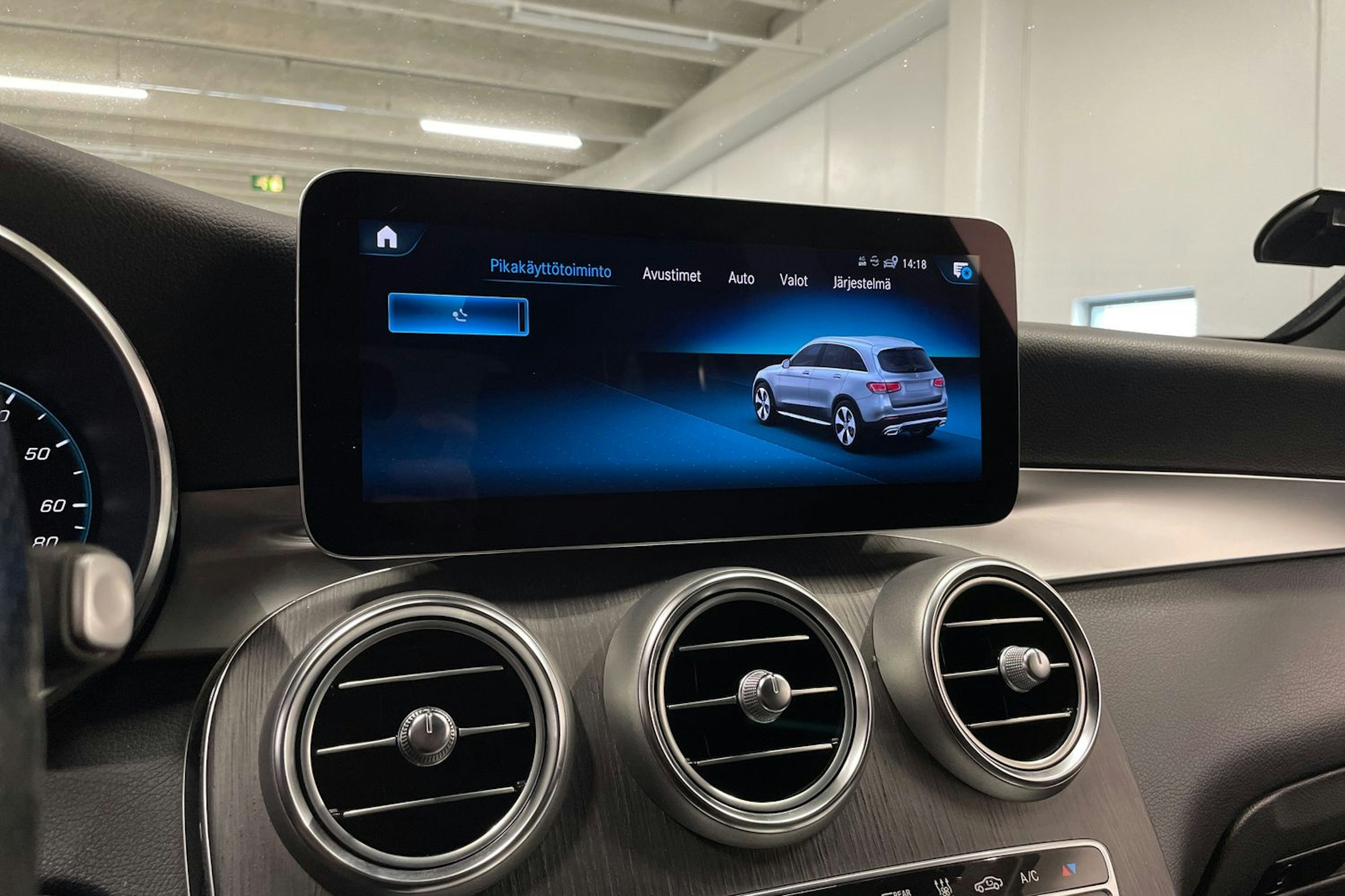 Harmaa Mercedes-Benz GLC 2022 kuva 20.