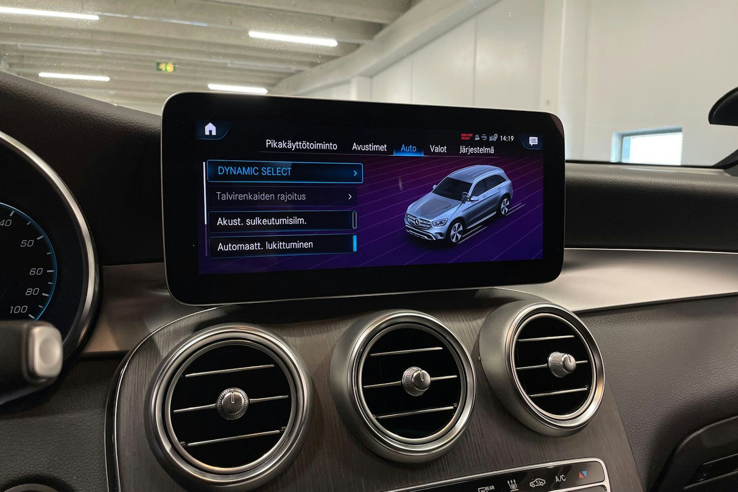 Harmaa Mercedes-Benz GLC 2022 kuva 22.