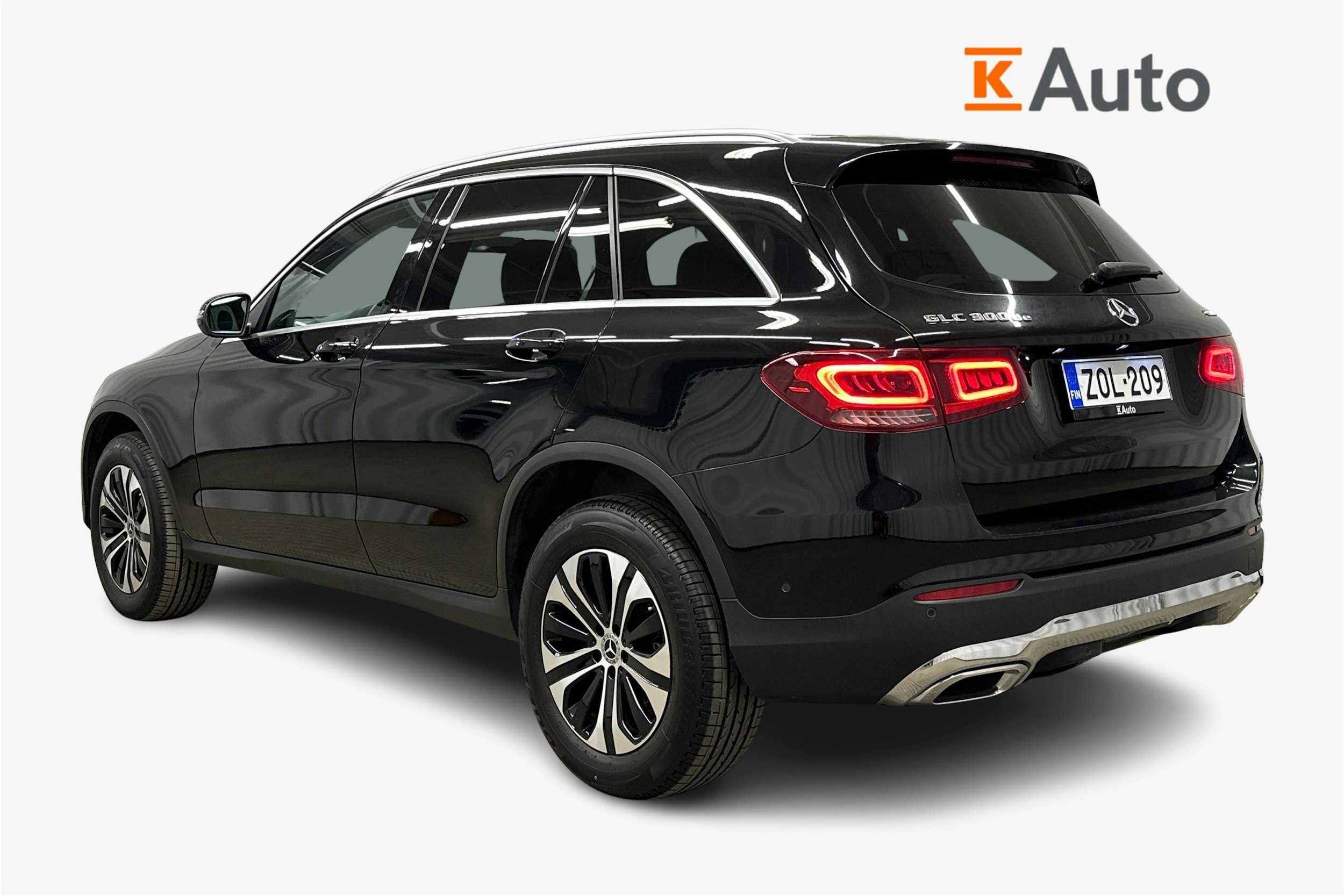 musta Mercedes-Benz GLC 2022 kuva 2.