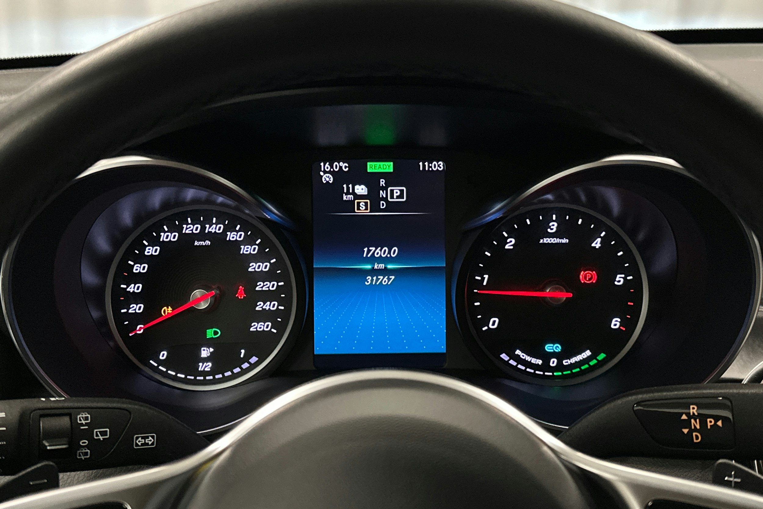 musta Mercedes-Benz GLC 2022 kuva 16.