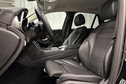 musta Mercedes-Benz GLC 2022 kuva 23.