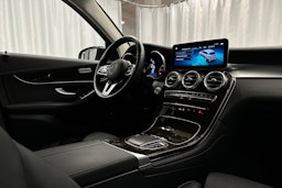 musta Mercedes-Benz GLC 2022 kuva 27.