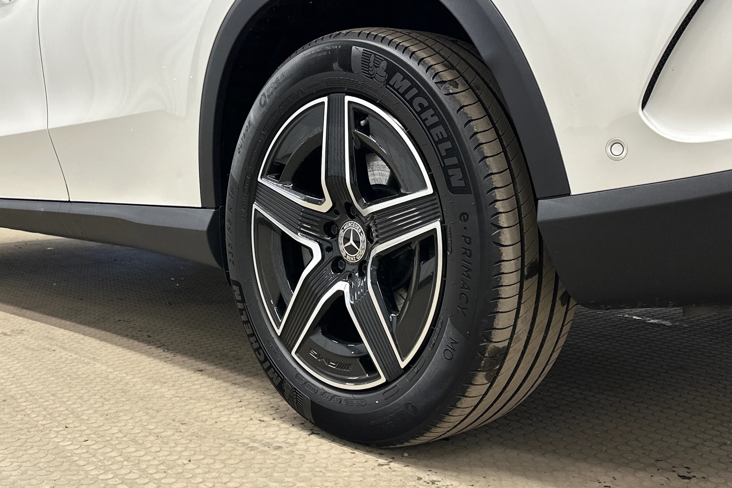 valkoinen Mercedes-Benz GLC 2023 kuva 10.