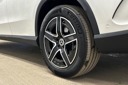 valkoinen Mercedes-Benz GLC 2023 kuva 10.