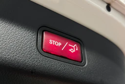 valkoinen Mercedes-Benz GLC 2023 kuva 12.