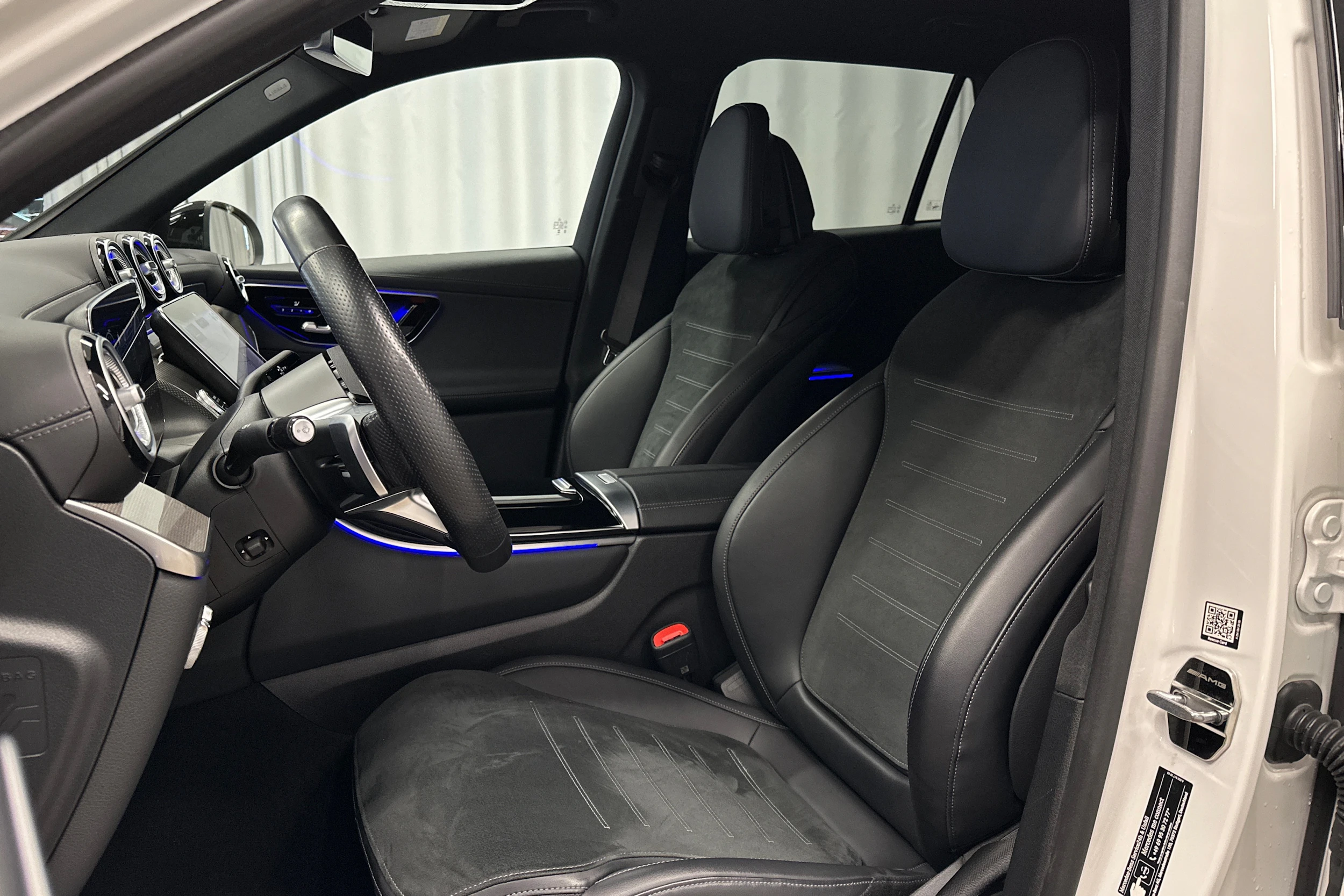 valkoinen Mercedes-Benz GLC 2023 kuva 14.