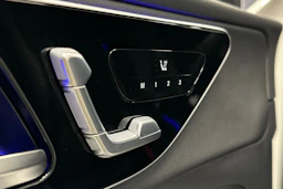 valkoinen Mercedes-Benz GLC 2023 kuva 15.