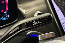 valkoinen Mercedes-Benz GLC 2023 kuva 20.