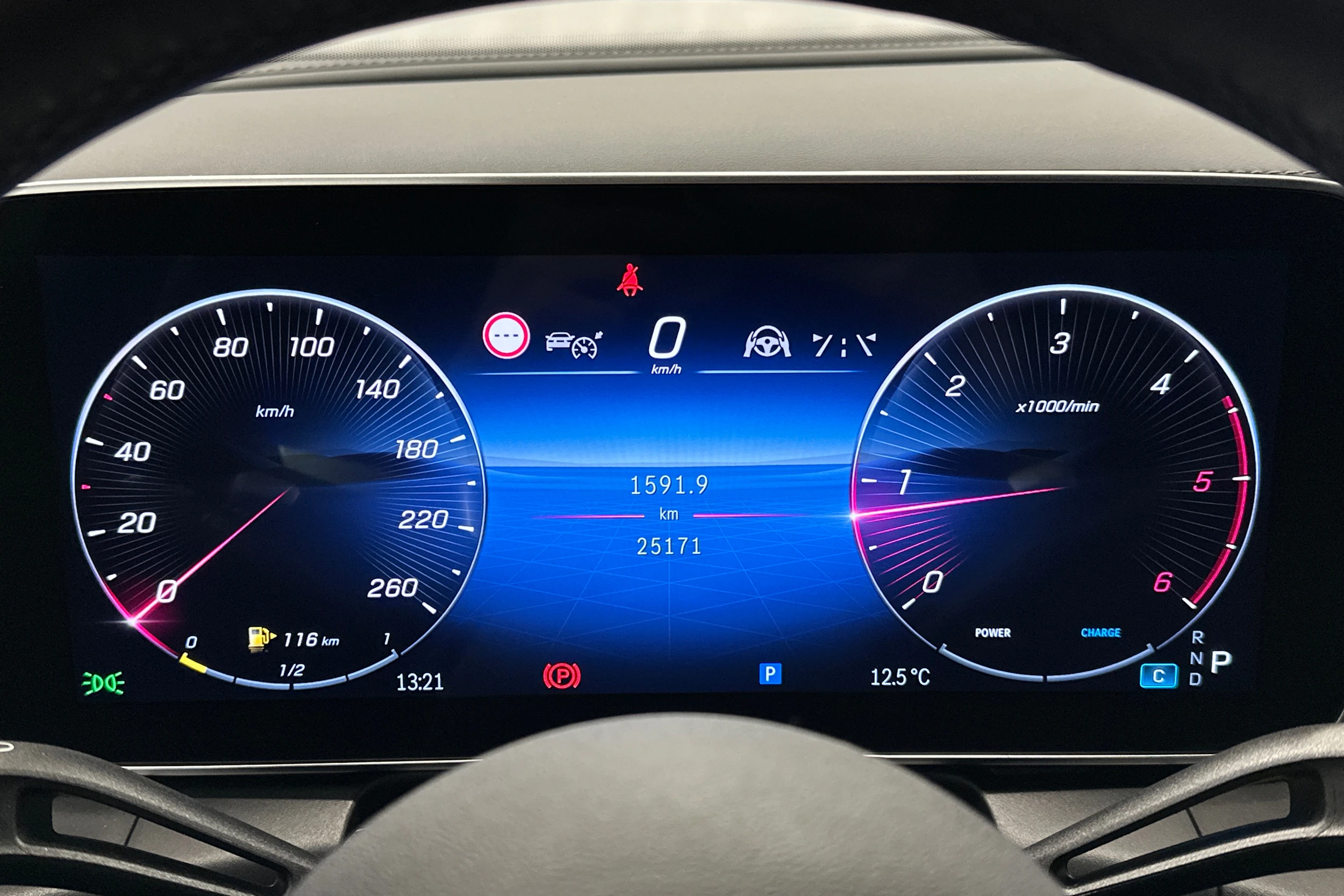 valkoinen Mercedes-Benz GLC 2023 kuva 21.