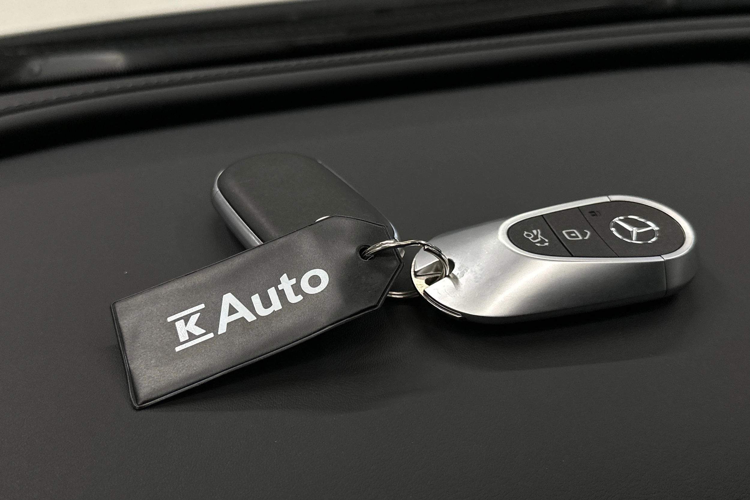 valkoinen Mercedes-Benz GLC 2023 kuva 29.