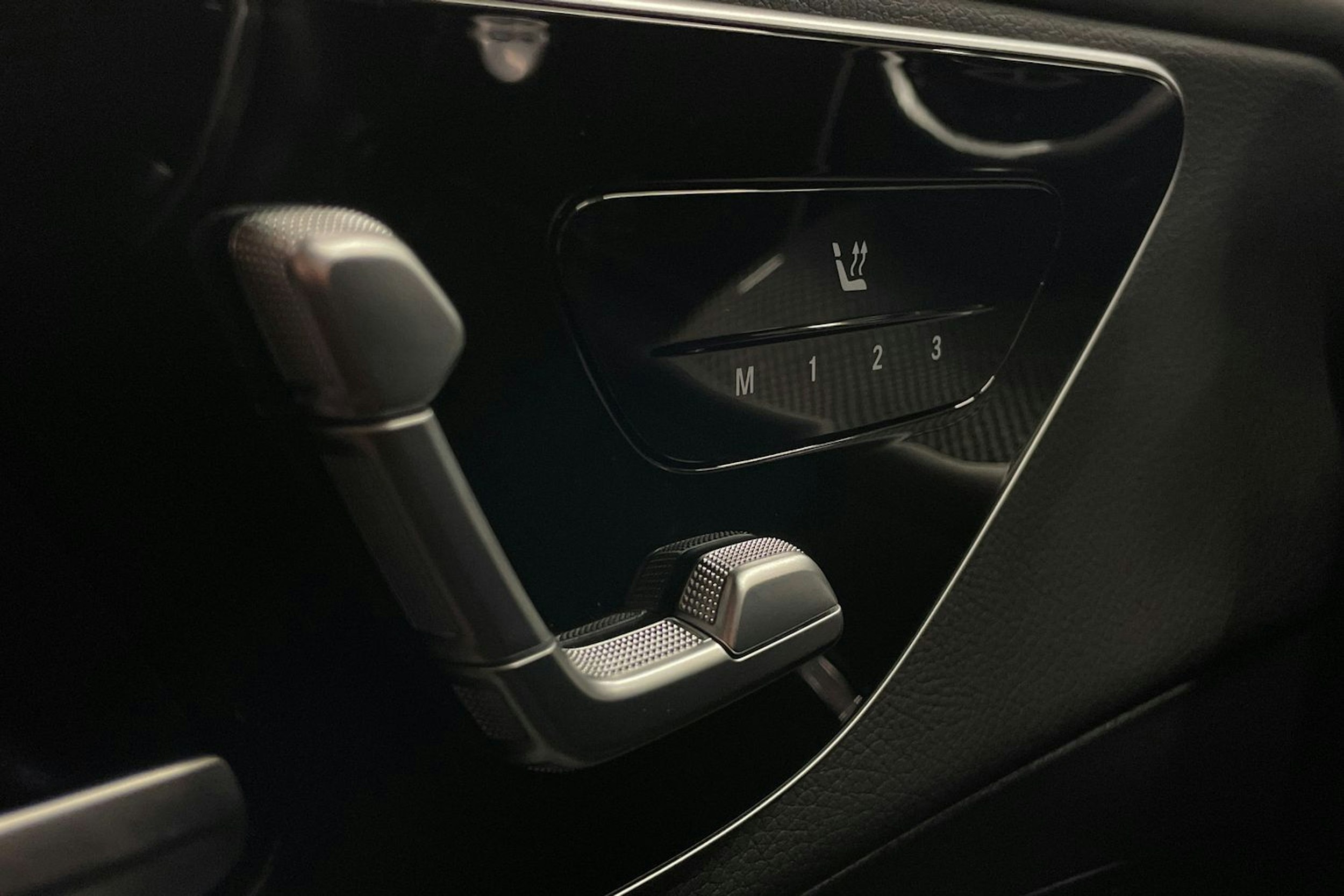 Hopea Mercedes-Benz GLC 2024 kuva 18.