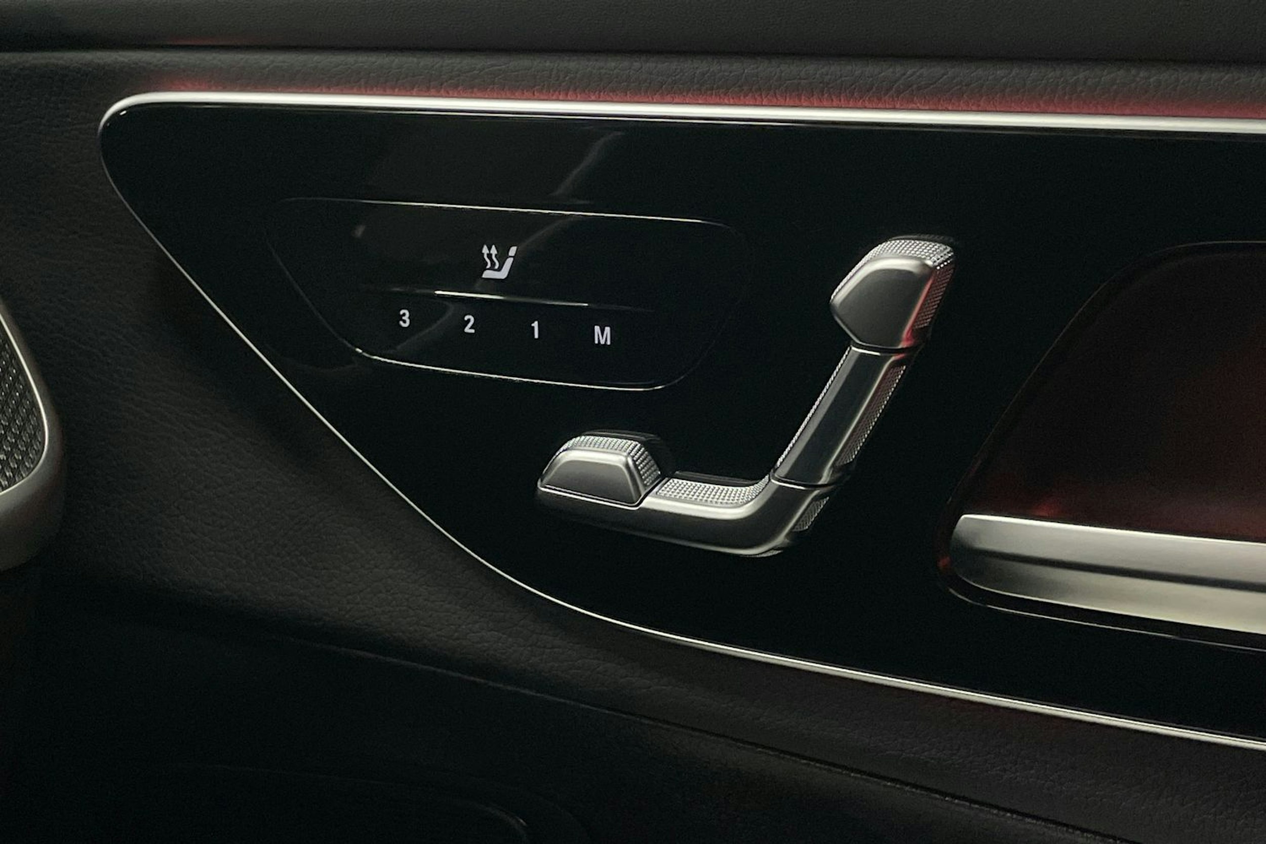 Hopea Mercedes-Benz GLC 2024 kuva 23.