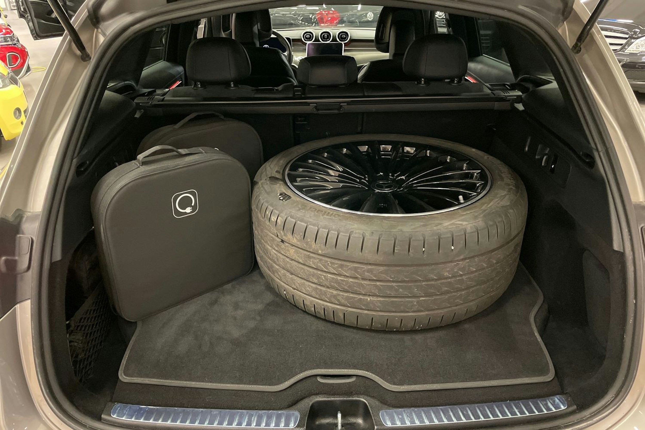 Hopea Mercedes-Benz GLC 2024 kuva 25.